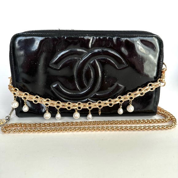 💯 CC Black Patent Leather Large Zippered Wallet on Chain w/ auth cert - Picture 1 of 14